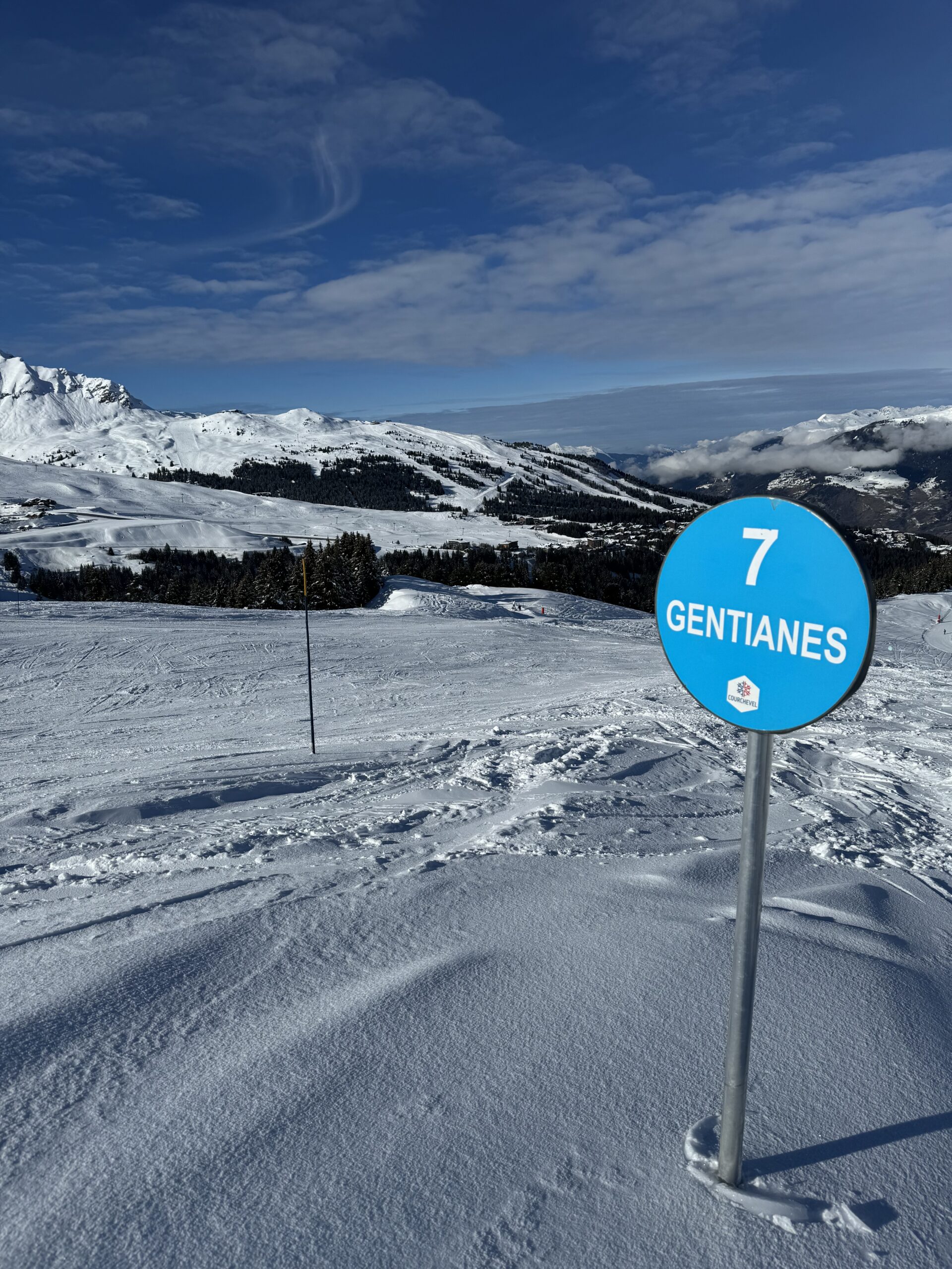 This is where you’ll need to cut left across the piste. As reference - check out the skiers in the distance - they are on the cat track that leads to the hut. 