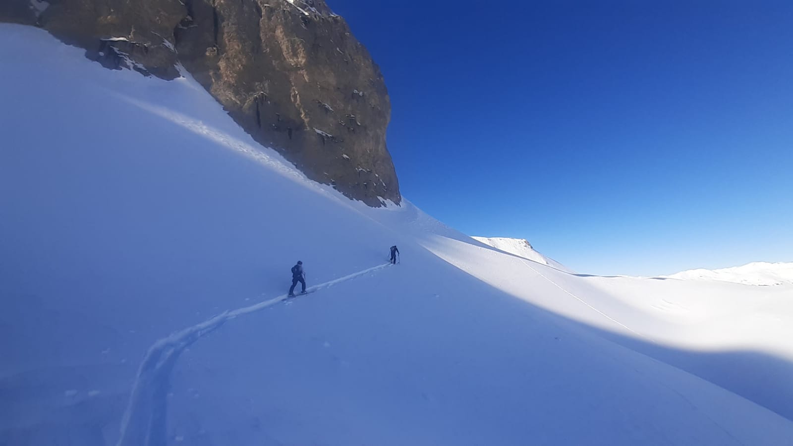 Skinning up to the entrance to La Combe des Chamois.
📷 Goodshitskier (04/02/25)